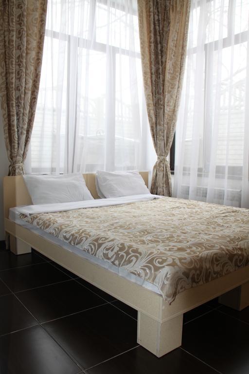 Tiflis Hotel Almaty Room photo